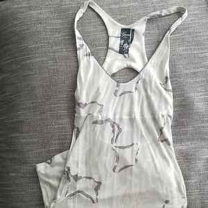 Guess tank